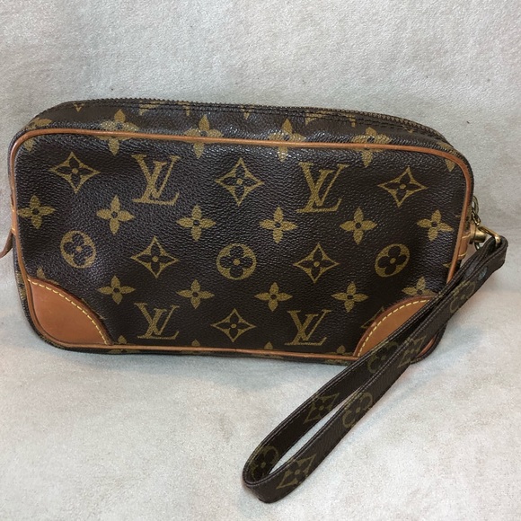 SOLD on M! Auth Louis Vuitton Clutch!! - Picture 2 of 7